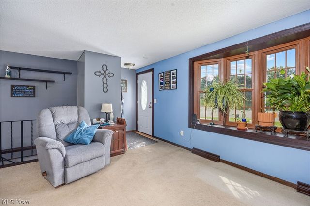 6641 Hillfield Street NW, North Canton, OH 44720
