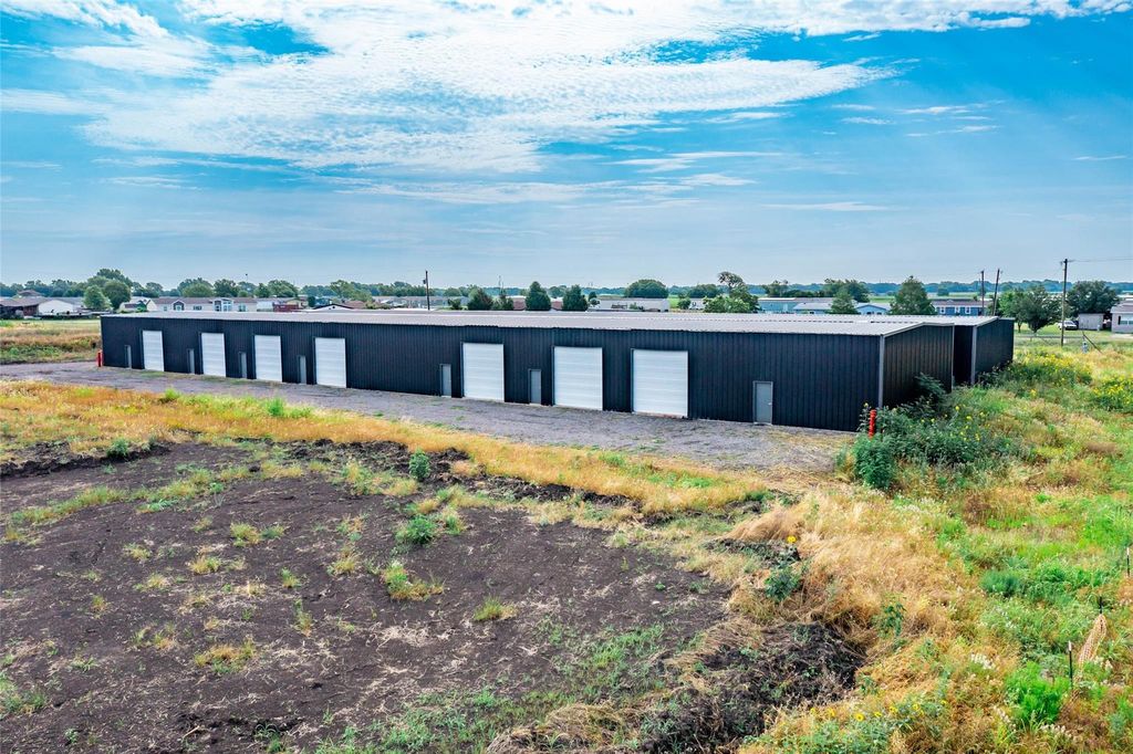 141 Mustang Road 100, Waxahachie, TX 75165