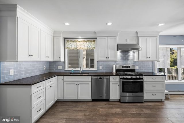 810 WASHINGTON AVE, Palmyra, NJ 08065