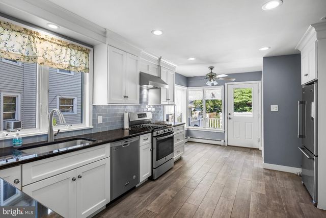 810 WASHINGTON AVE, Palmyra, NJ 08065