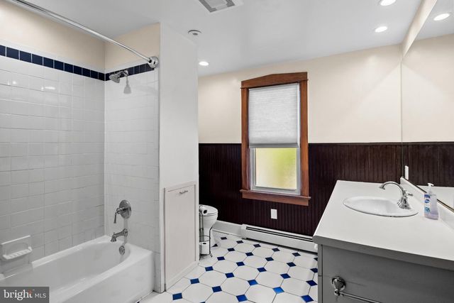 810 WASHINGTON AVE, Palmyra, NJ 08065