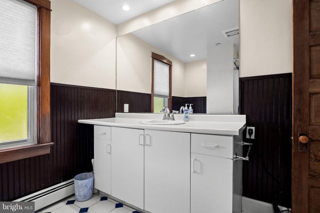 810 WASHINGTON AVE, Palmyra, NJ 08065