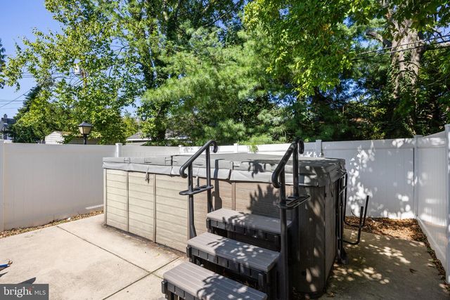 810 WASHINGTON AVE, Palmyra, NJ 08065