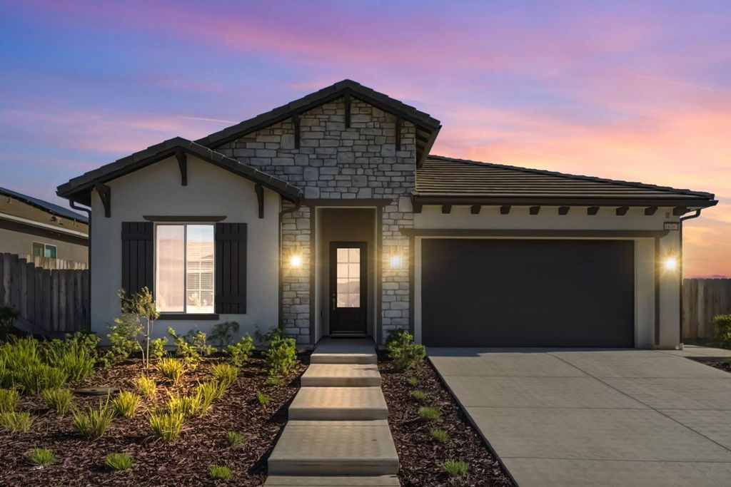 Image 1 of property listing at 19707 Goldfield Lane, Friant, CA 93626