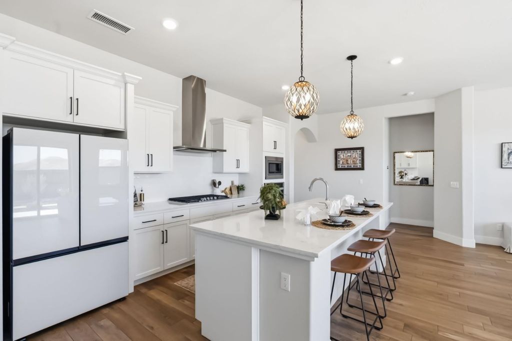 Image 10 of property listing at 19707 Goldfield Lane, Friant, CA 93626