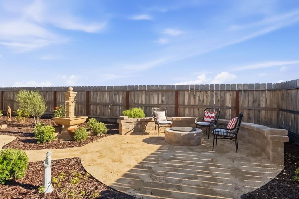 Image 32 of property listing at 19707 Goldfield Lane, Friant, CA 93626