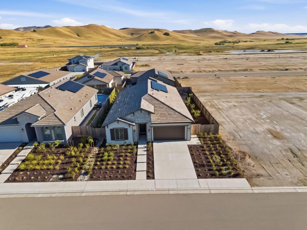 Image 33 of property listing at 19707 Goldfield Lane, Friant, CA 93626