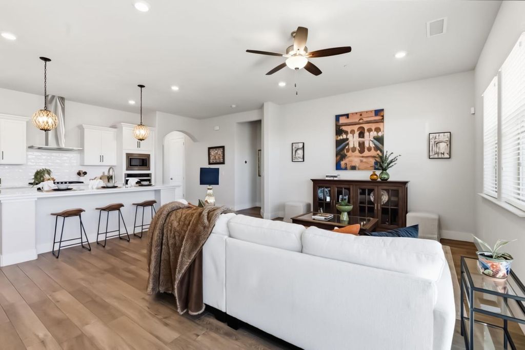 Image 6 of property listing at 19707 Goldfield Lane, Friant, CA 93626