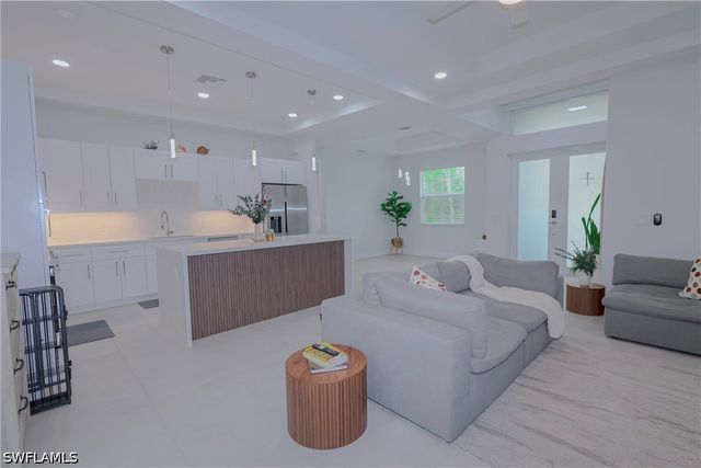 3660 39th AVE NE, Naples, FL 34120