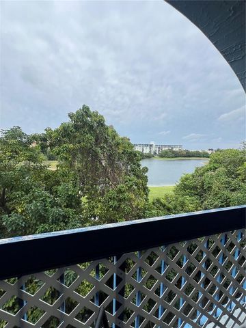 9440 Fontainebleau Blvd 503, Miami, FL 33172