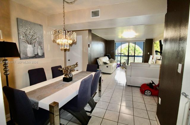 9440 Fontainebleau Blvd 503, Miami, FL 33172