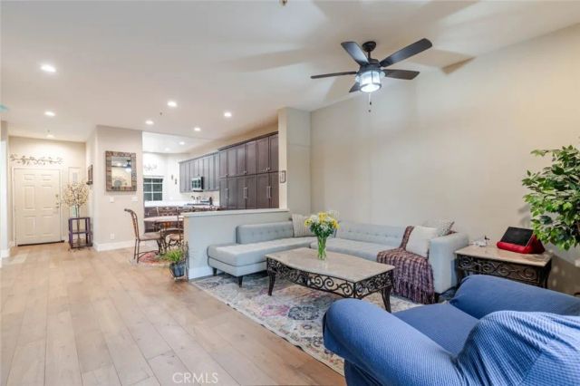 10604 Valley Spring Lane 105, Toluca Lake, CA 91602