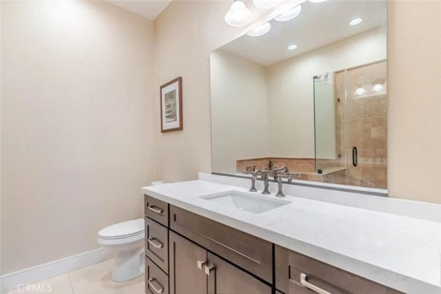 10604 Valley Spring Lane 105, Toluca Lake, CA 91602