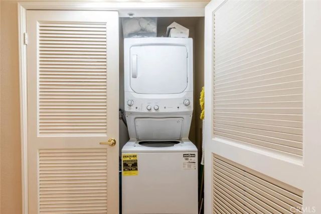 10604 Valley Spring Lane 105, Toluca Lake, CA 91602