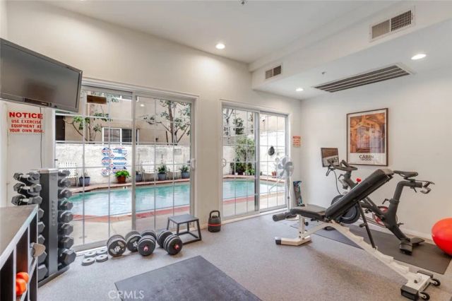 10604 Valley Spring Lane 105, Toluca Lake, CA 91602