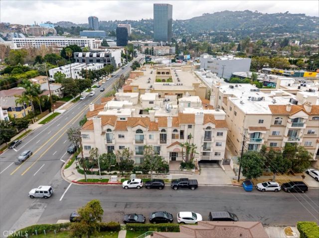 10604 Valley Spring Lane 105, Toluca Lake, CA 91602