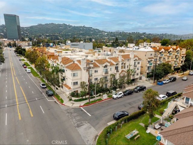 10604 Valley Spring Lane 105, Toluca Lake, CA 91602