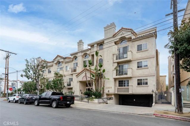 10604 Valley Spring Lane 105, Toluca Lake, CA 91602