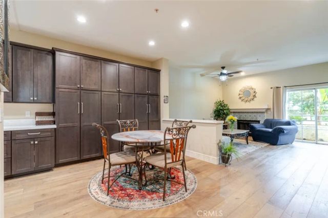 10604 Valley Spring Lane 105, Toluca Lake, CA 91602