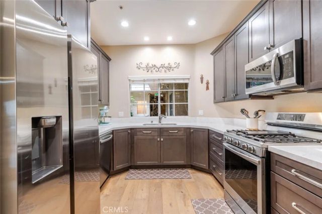 10604 Valley Spring Lane 105, Toluca Lake, CA 91602