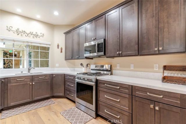 10604 Valley Spring Lane 105, Toluca Lake, CA 91602