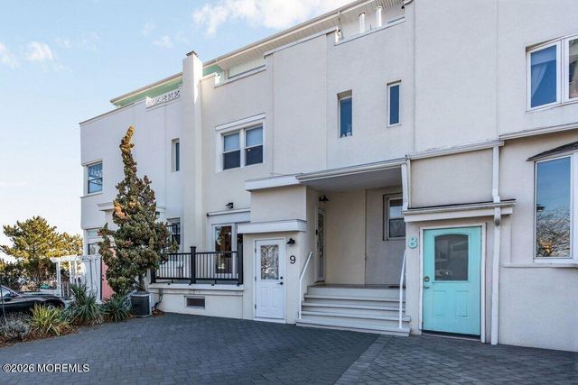 9 Deal Lake Court, Asbury Park, NJ 07712