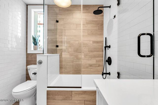 9 Deal Lake Court, Asbury Park, NJ 07712