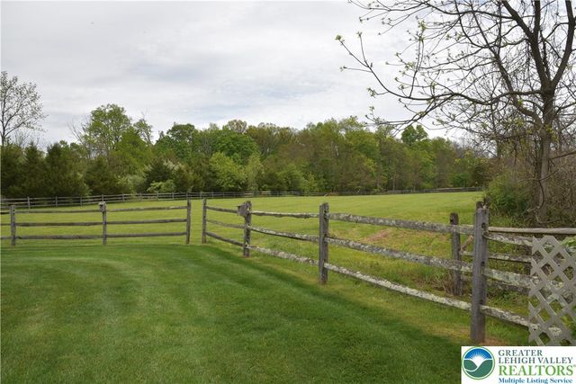 1084 Old School Rd, Haycock Twp, PA 18951