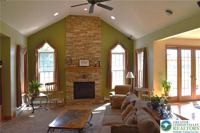 1084 Old School Rd, Haycock Twp, PA 18951
