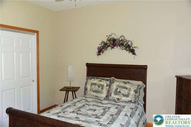 1084 Old School Rd, Haycock Twp, PA 18951