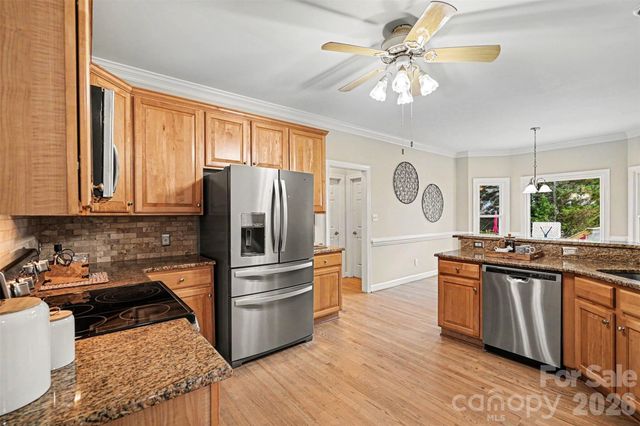 7068 Kidwelly Lane, Matthews, NC 28104
