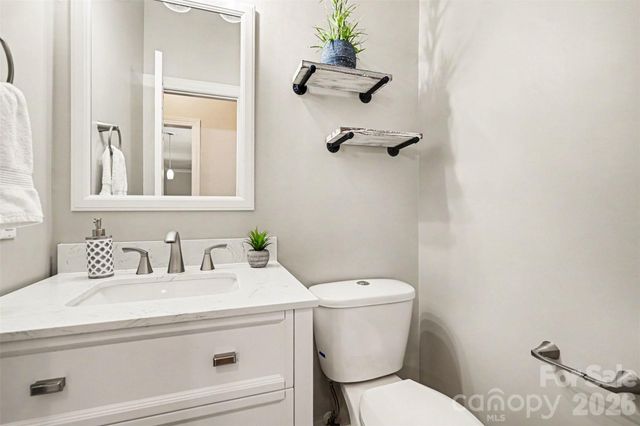 7068 Kidwelly Lane, Matthews, NC 28104