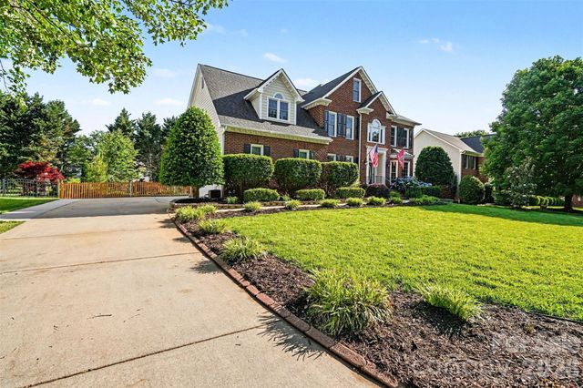 7068 Kidwelly Lane, Matthews, NC 28104