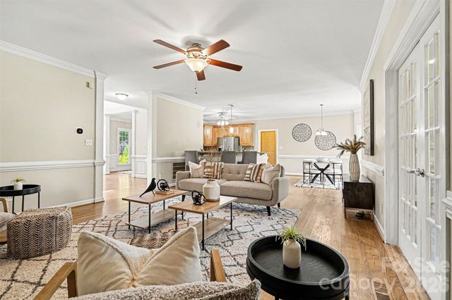 7068 Kidwelly Lane, Matthews, NC 28104