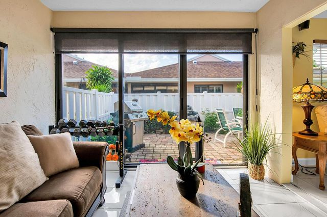 8182 Springtree Road, Boca Raton, FL 33496