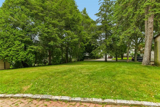 77 Andrew Street, Manhasset, NY 11030