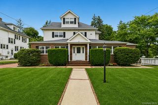 77 Andrew Street, Manhasset, NY 11030