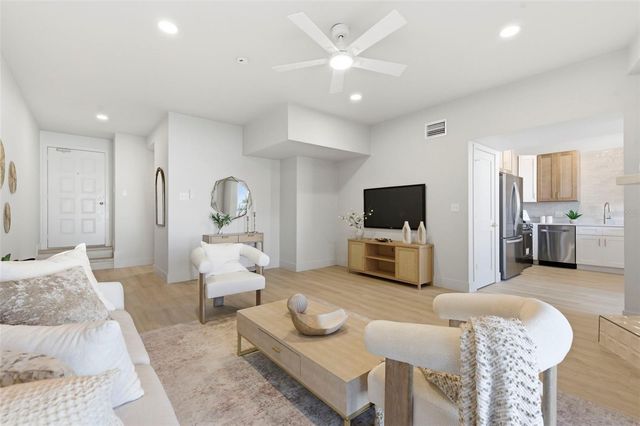 557 PINELLAS BAYWAY S 203, Tierra Verde, FL 33715