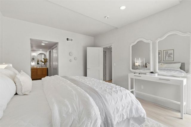 557 PINELLAS BAYWAY S 203, Tierra Verde, FL 33715