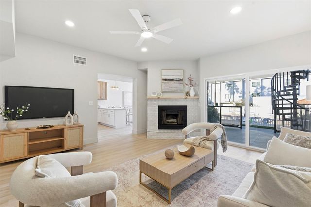 557 PINELLAS BAYWAY S 203, Tierra Verde, FL 33715