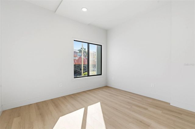 557 PINELLAS BAYWAY S 203, Tierra Verde, FL 33715