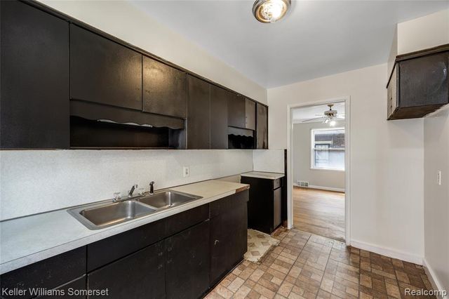 16260 Collingham Drive, Detroit, MI 48205