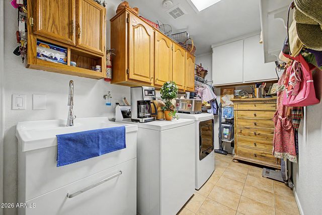 9142 W PALM TREE Drive, Peoria, AZ 85382