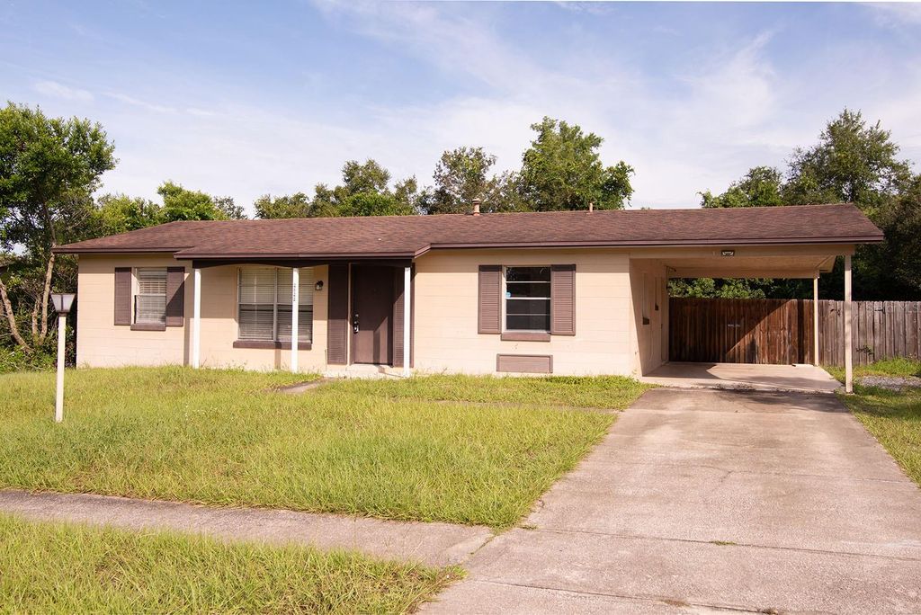 2822 FULFORD STREET, Deltona, FL 32738