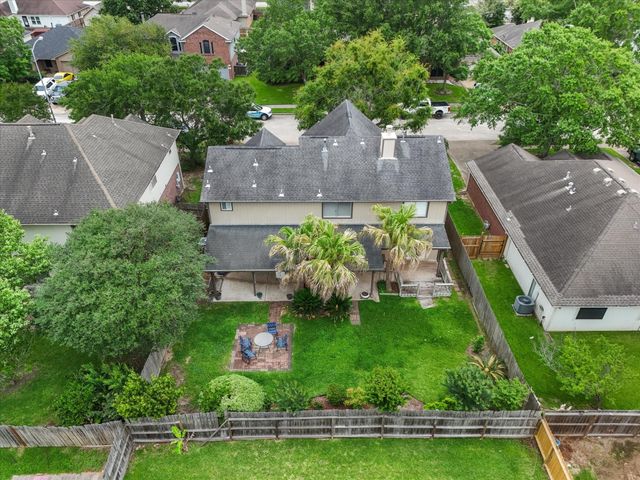 1814 Oak Valley Drive, Kemah, TX 77565