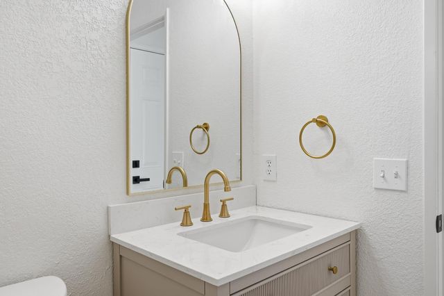 8916 Mandalay Way, Elk Grove, CA 95624