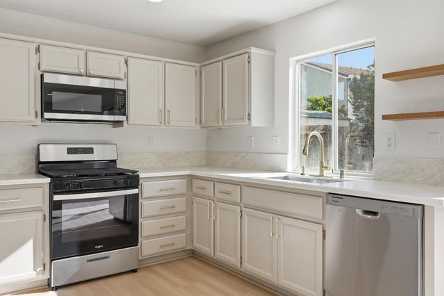 8916 Mandalay Way, Elk Grove, CA 95624