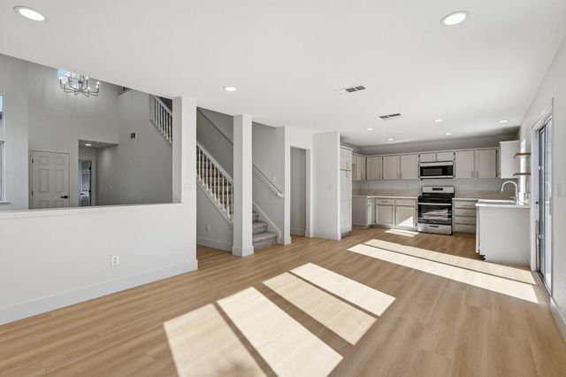 8916 Mandalay Way, Elk Grove, CA 95624