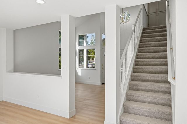 8916 Mandalay Way, Elk Grove, CA 95624