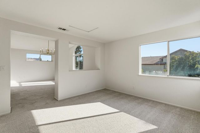 8916 Mandalay Way, Elk Grove, CA 95624